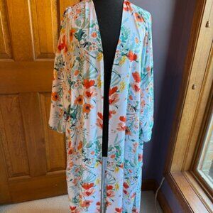 Pioneer Woman Cover Up / Robe. Small/Med  Boho White and Floral
